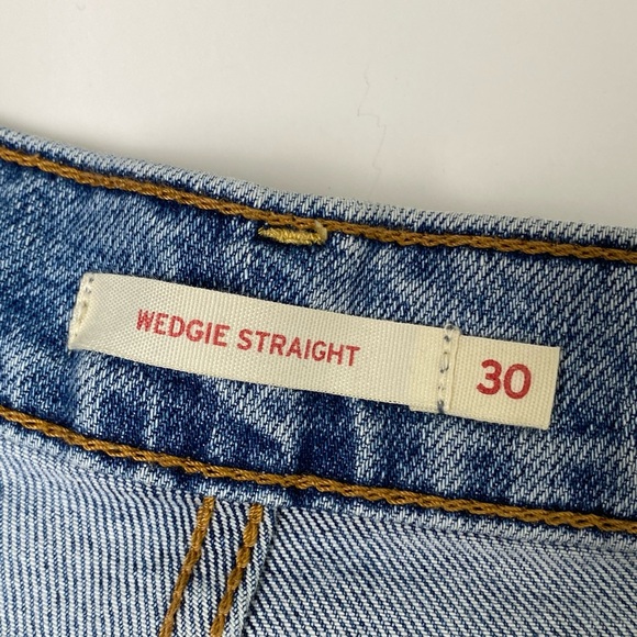 Levis Wedgie Straight Jeans Distressed Light Wash - Picture 4 of 12